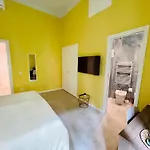 Aura 4*